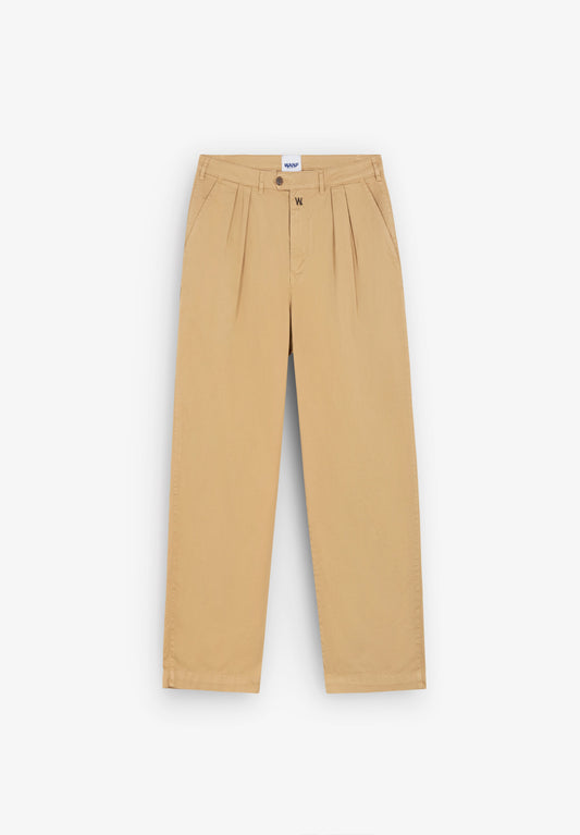 PLEAT CREAM CHINO