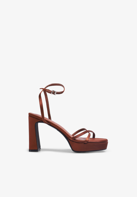 SANDALIA DE TACÓN GRETA